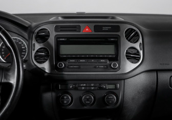 Подержанный автомобиль Volkswagen Tiguan 2009 года (13 фото)