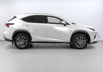 Подержанный автомобиль Lexus NX 2018 года (4 фото)