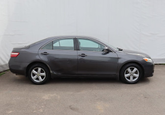Подержанный автомобиль Toyota Camry Sedan 2009 года (7 фото)