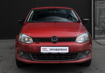 Подержанный автомобиль Volkswagen Polo Sedan 2012 года (2 фото)