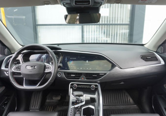 Подержанный автомобиль Geely Tugella 2022 года (12 фото)