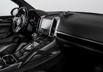 Подержанный автомобиль Porsche Cayenne 2017 года (9 фото)