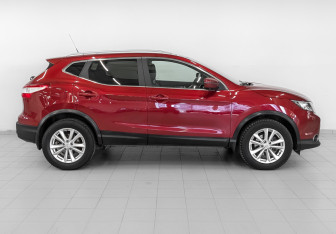 Подержанный автомобиль Nissan Qashqai 2016 года (4 фото)
