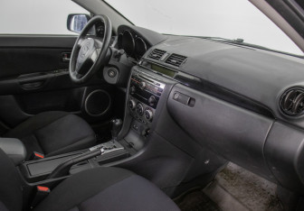 Подержанный автомобиль Mazda 3 Hatchback 2006 года (9 фото)