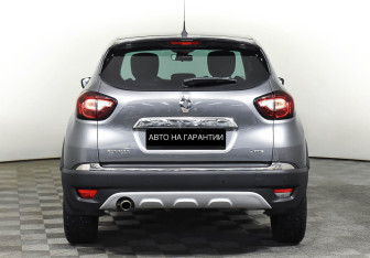 Подержанный автомобиль Renault Kaptur 2019 года (6 фото)