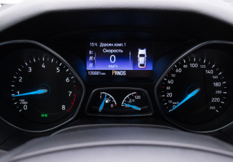 Подержанный автомобиль Ford Focus Sedan 2015 года (12 фото)