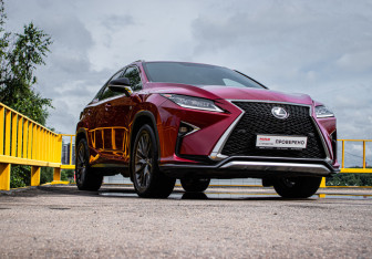 Подержанный автомобиль Lexus RX 2015 года (3 фото)
