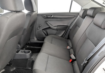 Подержанный автомобиль Skoda Rapid Liftback 2019 года (12 фото)