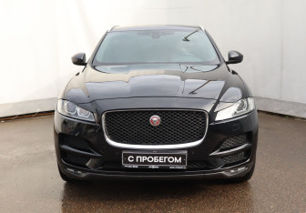 Подержанный автомобиль Jaguar F-Pace 2019 года (2 фото)