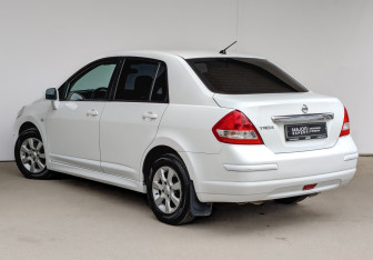 Подержанный автомобиль Nissan Tiida Sedan 2012 года (7 фото)
