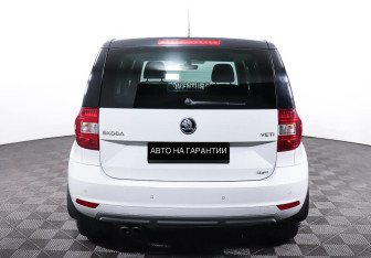 Подержанный автомобиль Skoda Yeti 2016 года (6 фото)