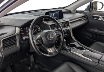 Подержанный автомобиль Lexus RX 2022 года (15 фото)