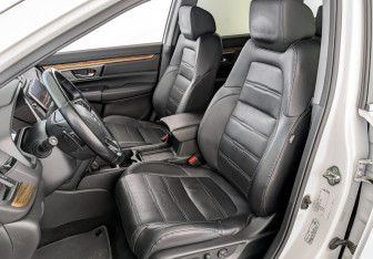 Подержанный автомобиль Honda CR-V 2018 года (20 фото)