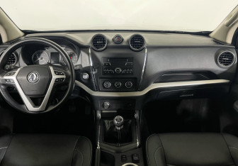 Подержанный автомобиль DongFeng DF6 2023 года (12 фото)