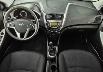 Подержанный автомобиль Hyundai Solaris Sedan 2013 года (9 фото)