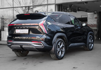 Подержанный автомобиль Geely Atlas 2024 года (4 фото)