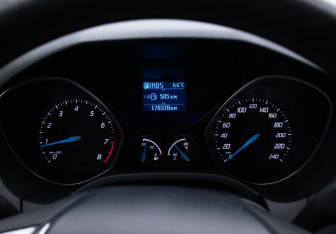 Подержанный автомобиль Ford Focus Hatchback 2011 года (12 фото)