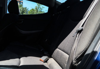 Подержанный автомобиль Hyundai Elantra Sedan 2011 года (8 фото)