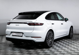 Подержанный автомобиль Porsche Cayenne 2022 года (5 фото)