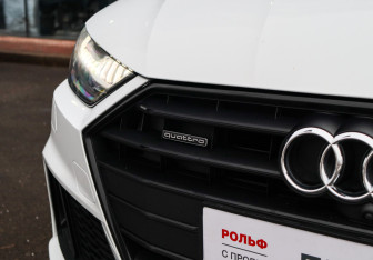 Подержанный автомобиль Audi A7 2021 года (37 фото)