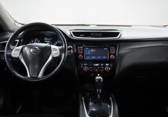 Подержанный автомобиль Nissan X-Trail 2016 года (13 фото)