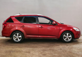 Подержанный автомобиль Kia Ceed Wagon 2008 года (4 фото)