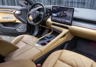 Подержанный автомобиль Zeekr 001 2023 года (11 фото)