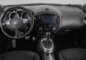 Подержанный автомобиль Nissan Juke 2011 года (13 фото)