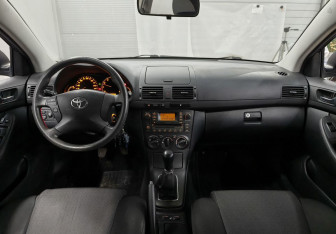 Подержанный автомобиль Toyota Avensis Sedan 2007 года (11 фото)