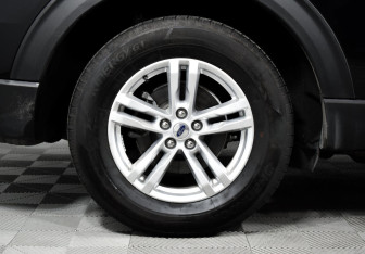 Подержанный автомобиль Ford Explorer 2020 года (6 фото)