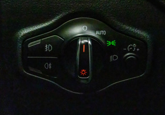 Подержанный автомобиль Audi Q5 2015 года (14 фото)