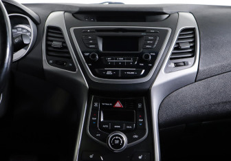 Подержанный автомобиль Hyundai Elantra Sedan 2014 года (14 фото)