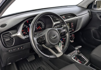 Подержанный автомобиль Kia Rio Sedan 2021 года (15 фото)