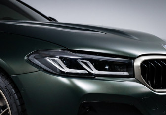 Подержанный автомобиль BMW M5 Sedan 2021 года (16 фото)