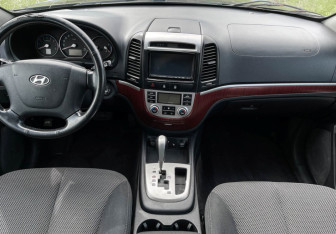 Подержанный автомобиль Hyundai Santa Fe 2006 года (12 фото)