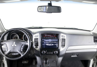 Подержанный автомобиль Mitsubishi Pajero 2021 года (7 фото)