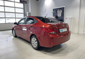 Подержанный автомобиль Hyundai Solaris Sedan 2015 года (6 фото)