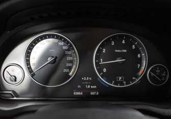 Подержанный автомобиль BMW X3 2013 года (12 фото)