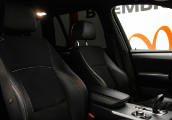 Подержанный автомобиль BMW X3 2012 года (30 фото)