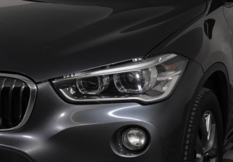 Подержанный автомобиль BMW X1 2017 года (7 фото)