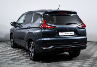 Подержанный автомобиль Mitsubishi Xpander 2022 года (7 фото)