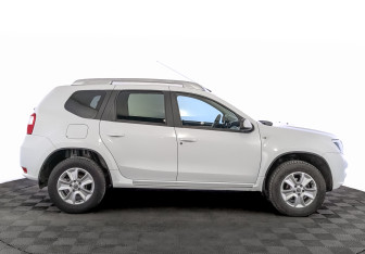 Подержанный автомобиль Nissan Terrano 2020 года (4 фото)