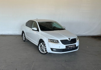Подержанный автомобиль Skoda Octavia Liftback 2016 года (3 фото)