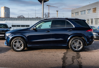 Подержанный автомобиль Mercedes-Benz GLE 2018 года (9 фото)