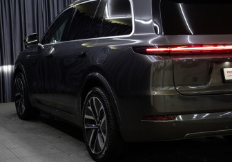 Подержанный автомобиль LiXiang L9 2023 года (34 фото)