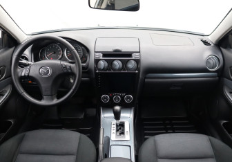 Подержанный автомобиль Mazda 6 Wagon 2005 года (13 фото)