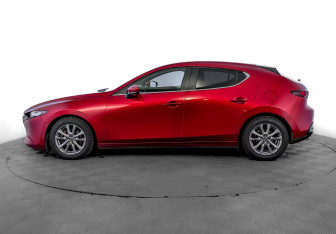 Подержанный автомобиль Mazda 3 Hatchback 2019 года (8 фото)