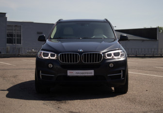 Подержанный автомобиль BMW X5 2015 года (2 фото)
