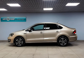 Подержанный автомобиль Volkswagen Polo Sedan 2016 года (8 фото)