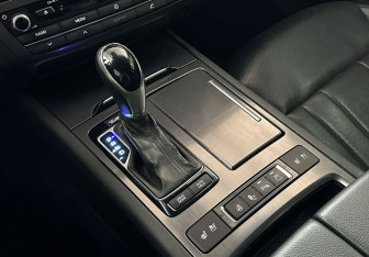 Подержанный автомобиль Hyundai Genesis 2014 года (16 фото)